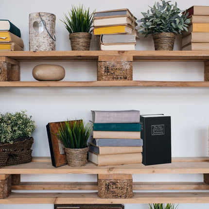 Kleines abschließbares Bücherregal