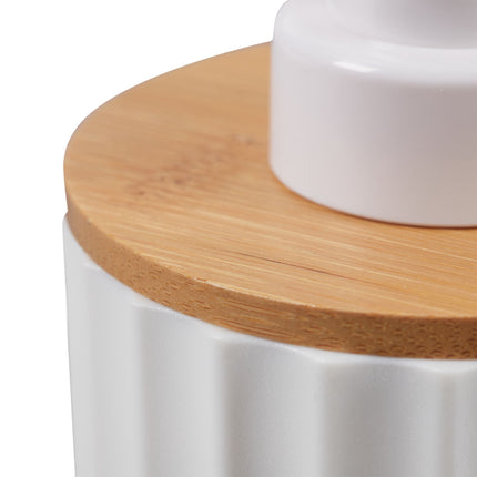 Soap pump with bamboo