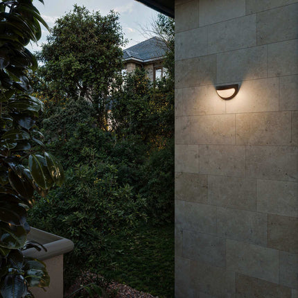 Solar-Wandleuchte, Schwarz, zwei Helligkeitsstufen, LED, IP44