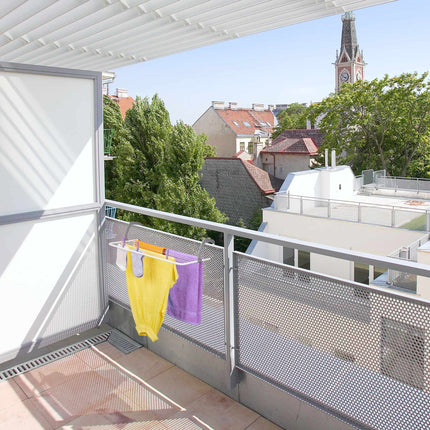 Space-saving hanging dryer