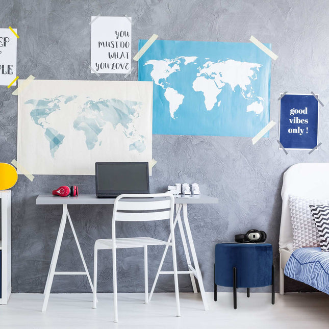 Hocker aus blauem Samt