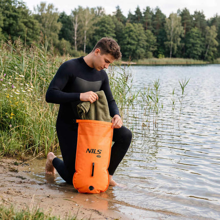Schwimmboje mit 28-Liter-Trockensack, Rucksack