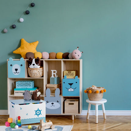 Toy chest in nautical design