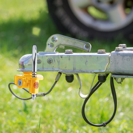 Trailer lock with 5 keys