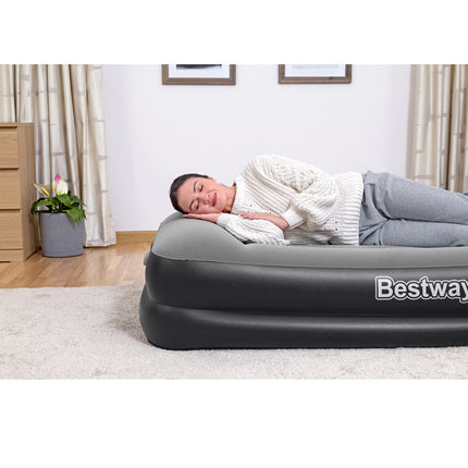 Tritech™ Double air mattress with built-in ac pump