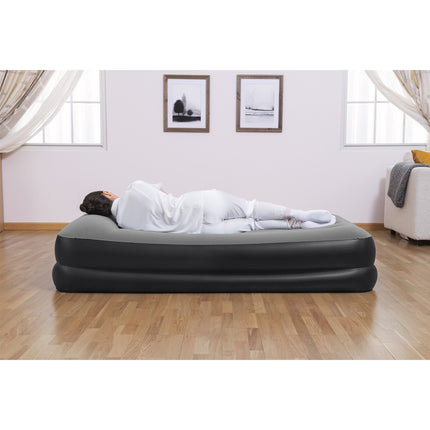 Tritech™ Double air mattress with built-in ac pump