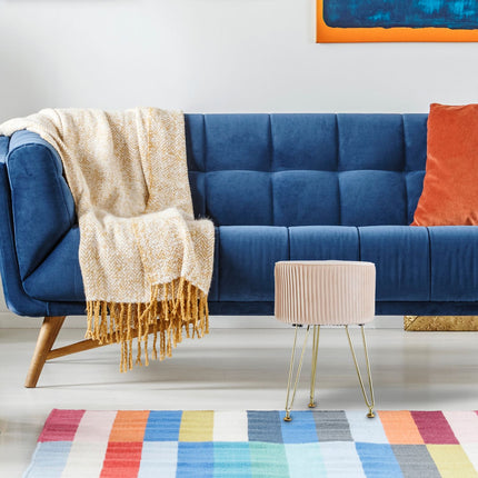 Tabouret en velours avec pieds dorés