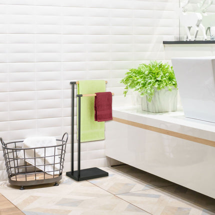 Vertical towel rail