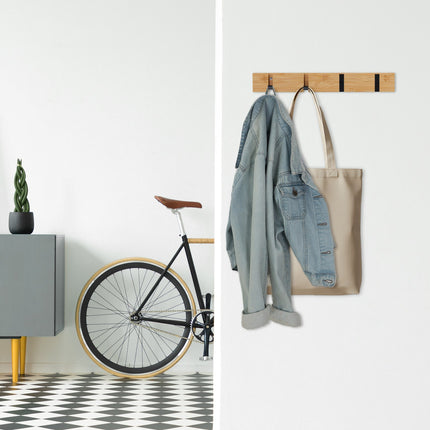 Wandgarderobe mit klappbaren Bambushaken