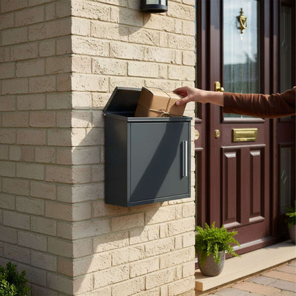 Wandbriefkasten aus Metall mit Schloss – Wetterfest