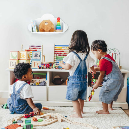 Wall shelf for children