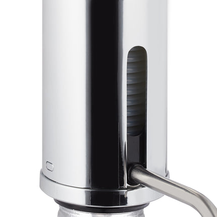 Wasserspender mit Handpumpe