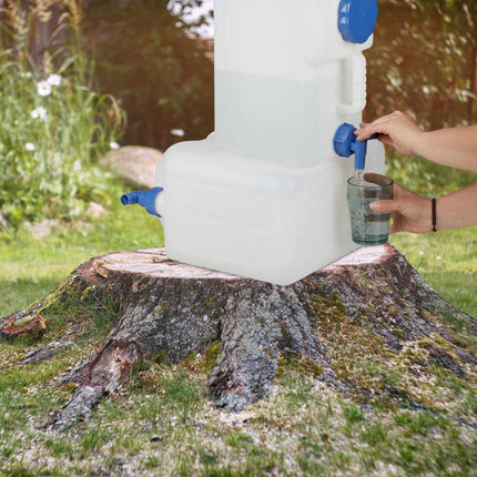 Water jug with tap