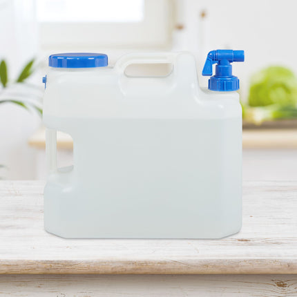 Carafe à eau avec robinet