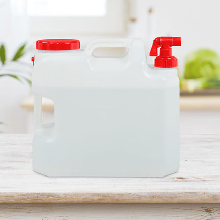 Carafe à eau avec robinet