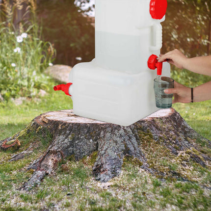 Carafe à eau avec robinet