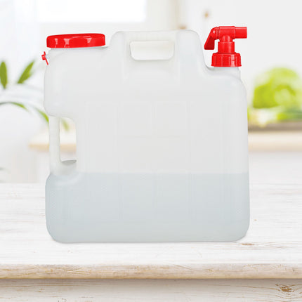 Carafe à eau avec robinet