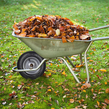 Wheel for wheelbarrow with hose