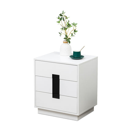 White Chest of Drawers with 4 Spacious Drawers