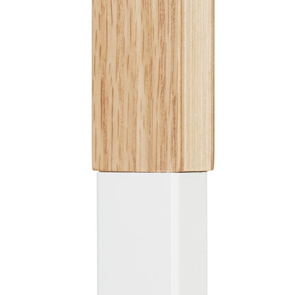 Herrenknecht aus weißem Holz und Metall