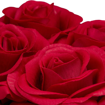 White round rose box with 4 roses