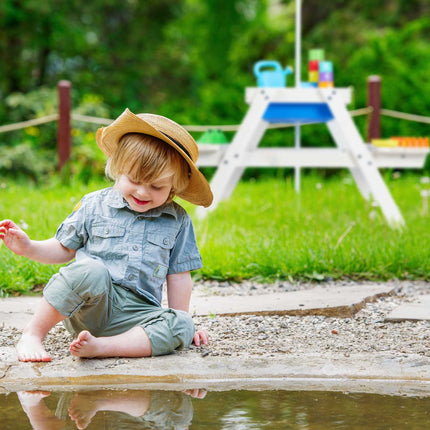Weiße Sitzecke für Kinder aus Holz mit Sonnenschirm