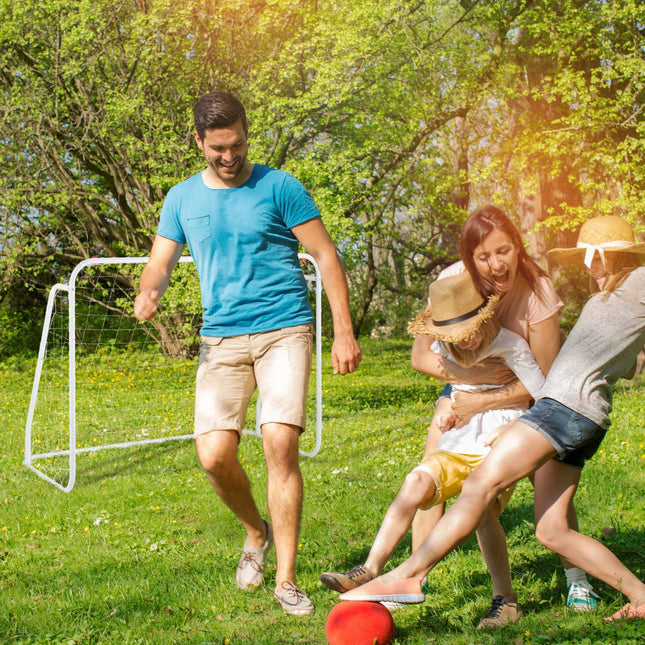 Weißes Fußballtor mit Stahlrahmen