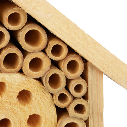 Wildbienen-Insektenhotel