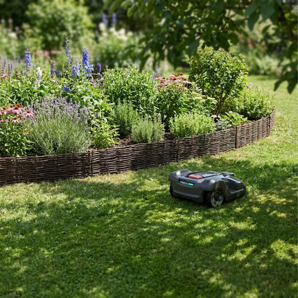 Weidenzaun Gartenumrandung – Flexible Flechtumrandung, mit Erdspießen