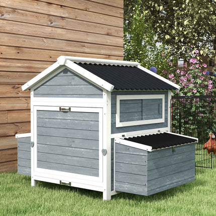Wooden chicken house with nesting box and run for 4 chickens