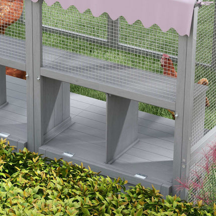 Chicken house with run and nesting box, suitable for 8-12 chickens