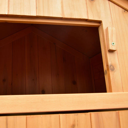 Gartengeräteschuppen aus Holz mit Regalen und wetterfestem Dach