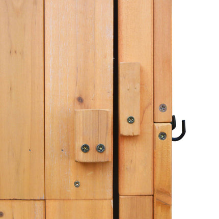 Gartengeräteschuppen aus Holz mit Regalen und wetterfestem Dach