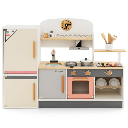Houten speelkeuken voor kinderen met afzuigkap, koelkast en kraan.