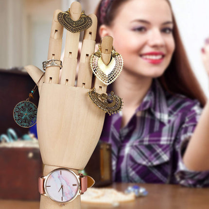 Holzrechte Hand