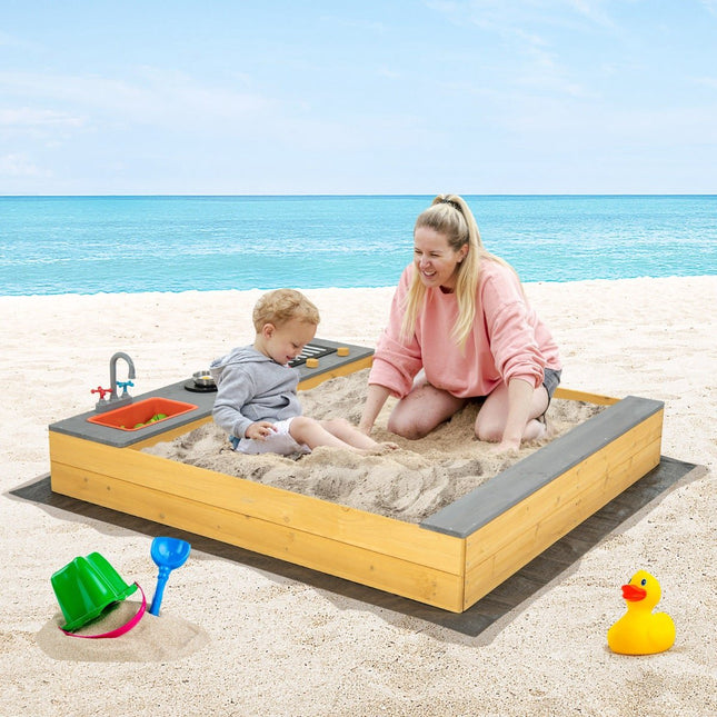 Holzsandkasten mit Küchenzubehör & Sitzbank