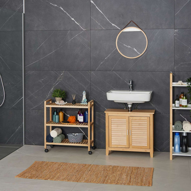 Étagère de salle de bain en bois avec roulettes