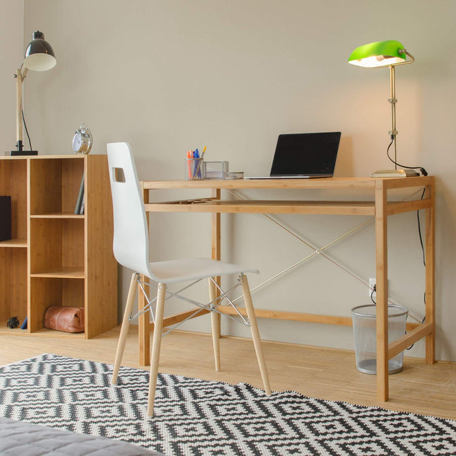 Computertisch aus Holz mit Tastaturschublade