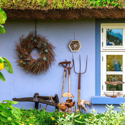 Hôtel à insectes en bois