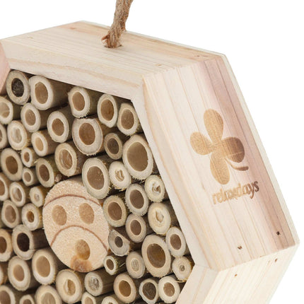 Hôtel à insectes en bois
