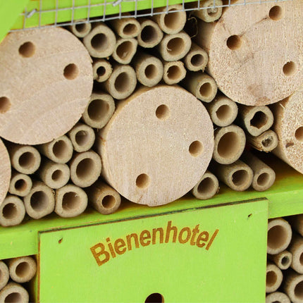 Insektenhotel aus Holz