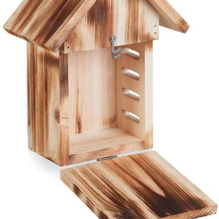 Dřevěný domek pro berušky