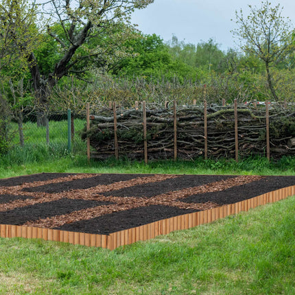 Rasenkante aus Holz 20 cm hoch