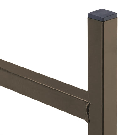 Holzregal aus braunem Stahl